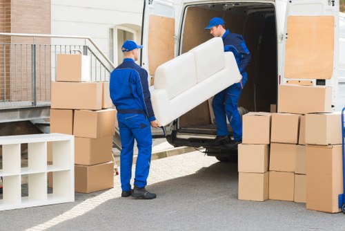 Packing and transport support for home removals in South London