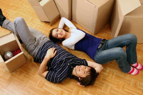 Local movers handling urgent flat relocation in South London